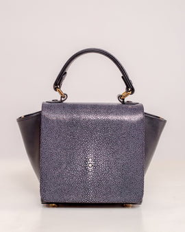 Stellah in Onyx
