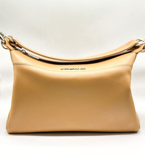 Row in Chai Brown