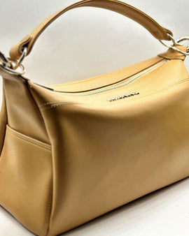 Row in Chai Brown