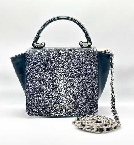 Stellah in Onyx