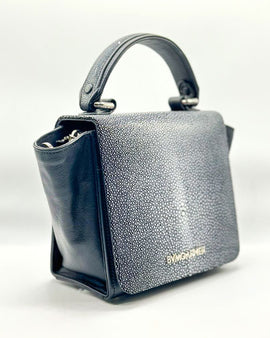Stellah in Onyx